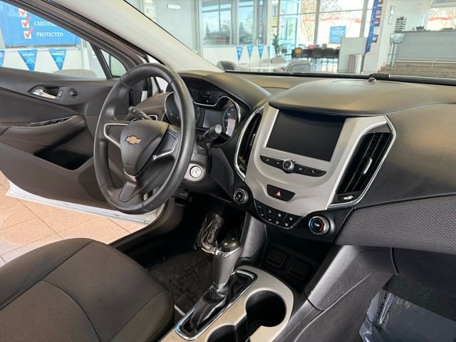 Used 2017 Chevrolet Cruze LS FWD image 24