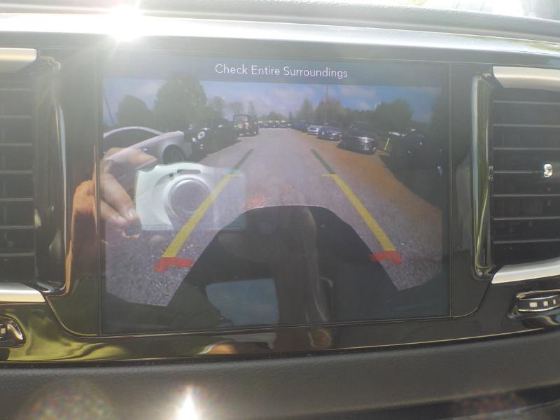 Used 2018 Chrysler Pacifica Touring-L image 12