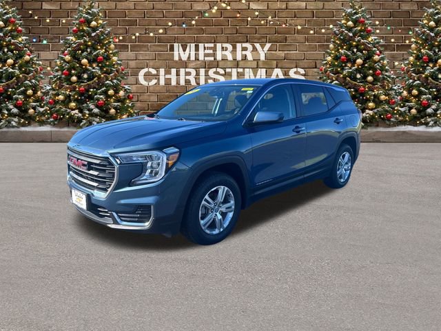 Used 2024 GMC Terrain SLE image 1