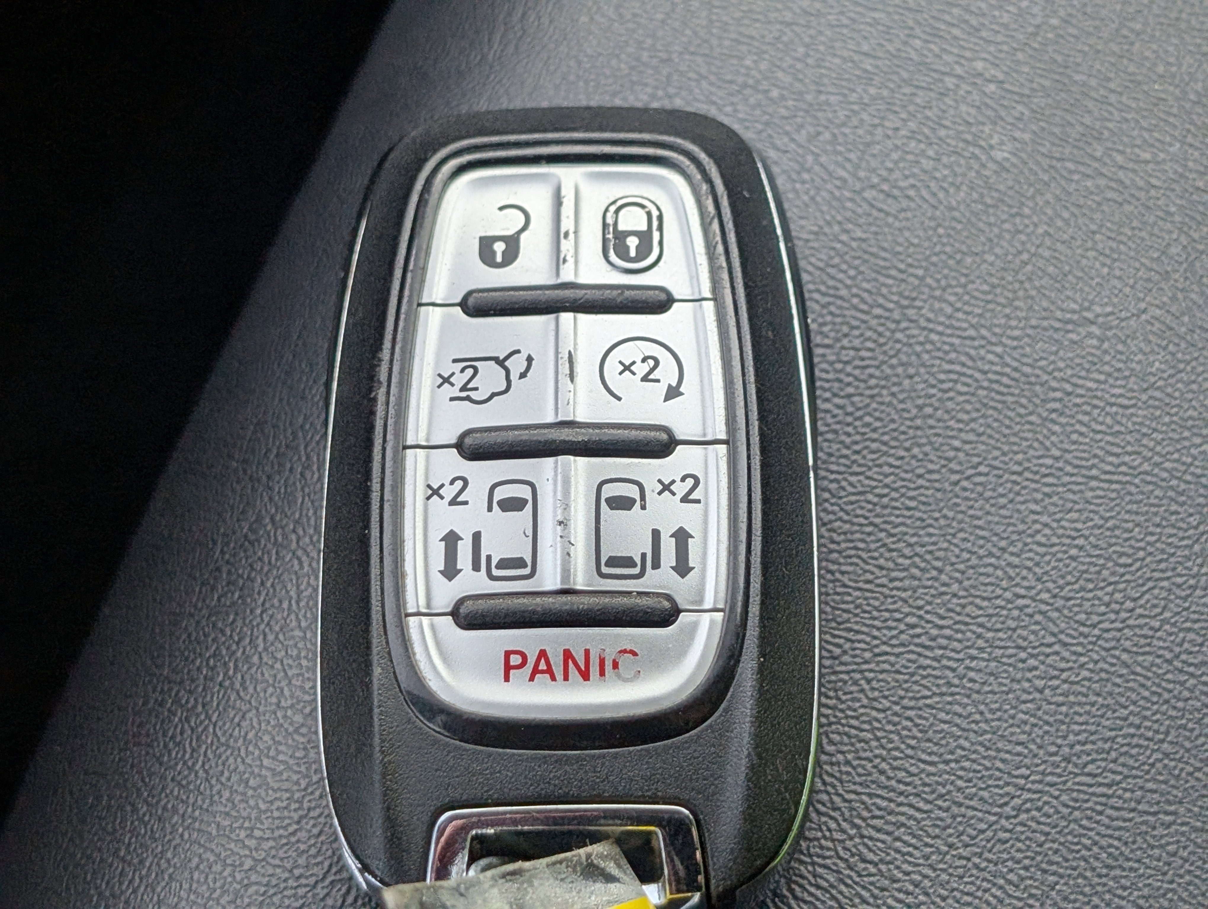 Used 2024 Chrysler Pacifica Touring-L image 29