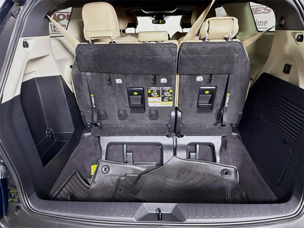 Certified 2023 Toyota Sienna XLE image 32