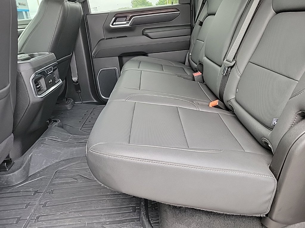 Used 2025 GMC Sierra 2500 SLT AWD/4WD image 8