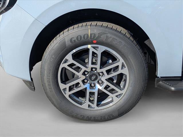 New 2026 Ford Expedition Active image 16