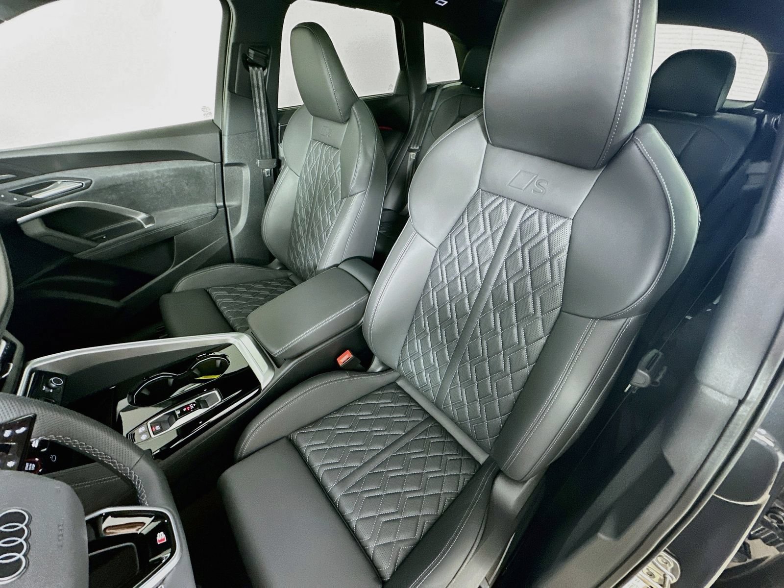 New 2026 Audi SQ5 Prestige AWD/4WD image 33