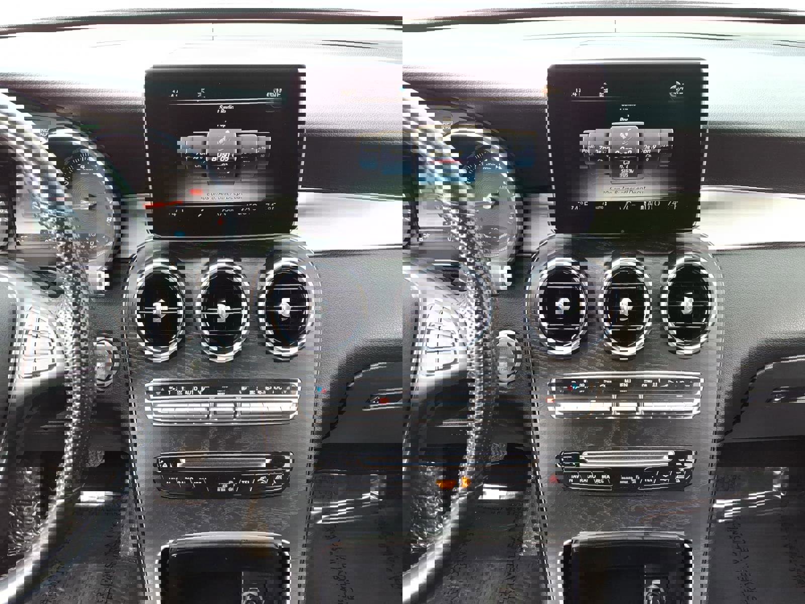 Used 2019 Mercedes-Benz GLC 350e 4MATIC image 15