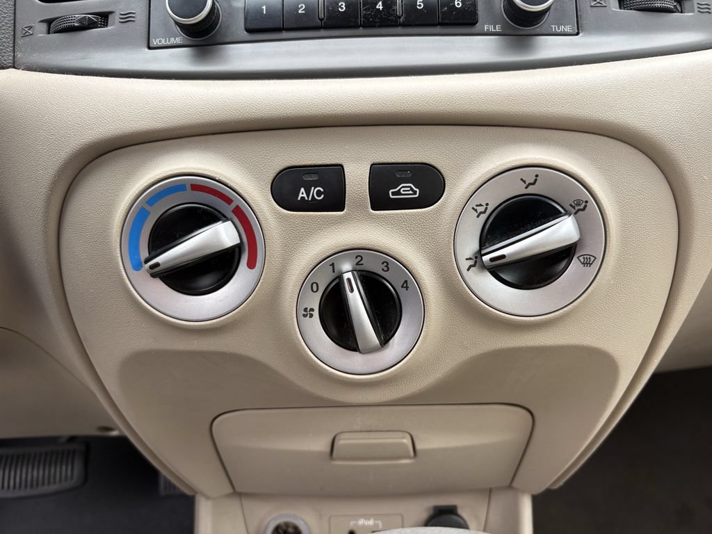 Used 2011 Hyundai Accent GLS FWD image 20