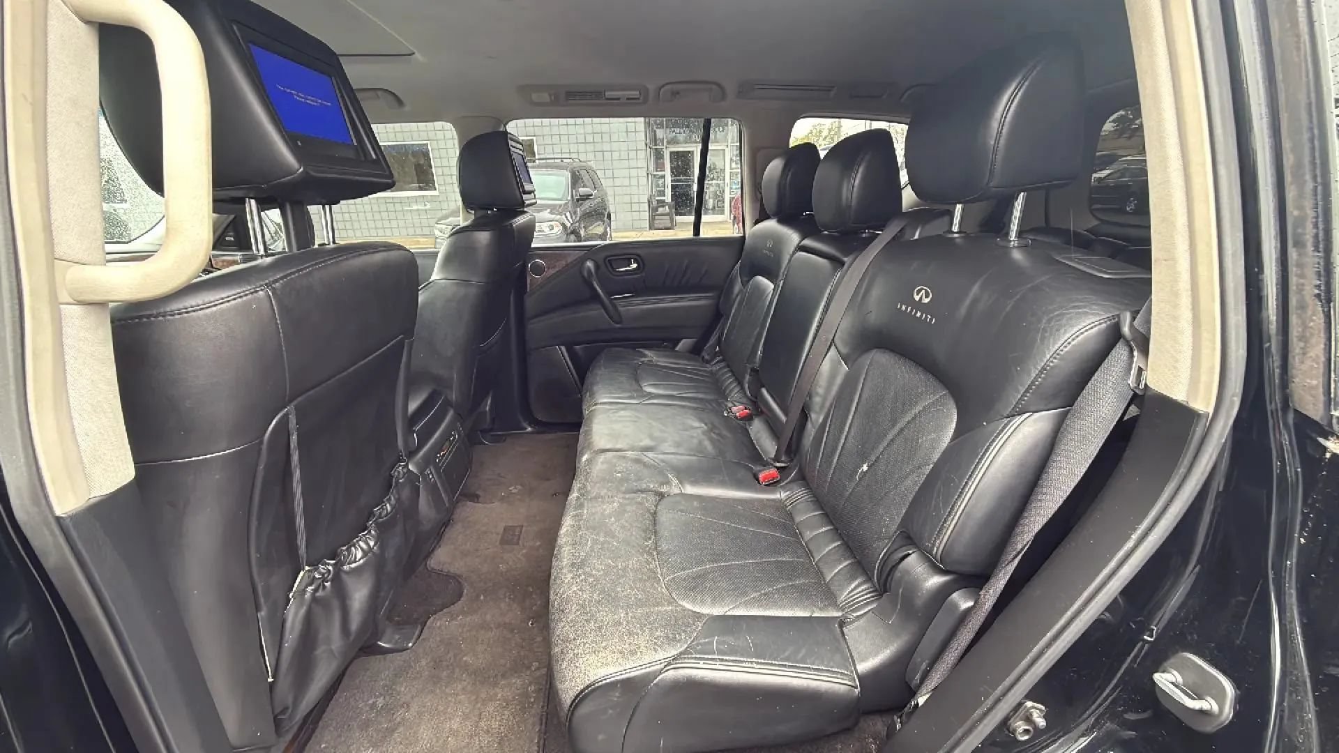 Used 2012 INFINITI QX56 4WD w/ Deluxe Touring Pkg image 12