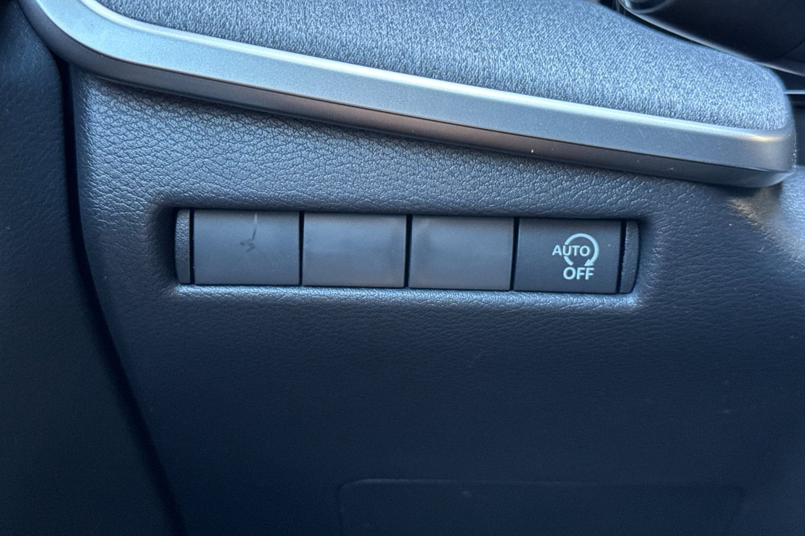 New 2026 Nissan Kicks SV image 30