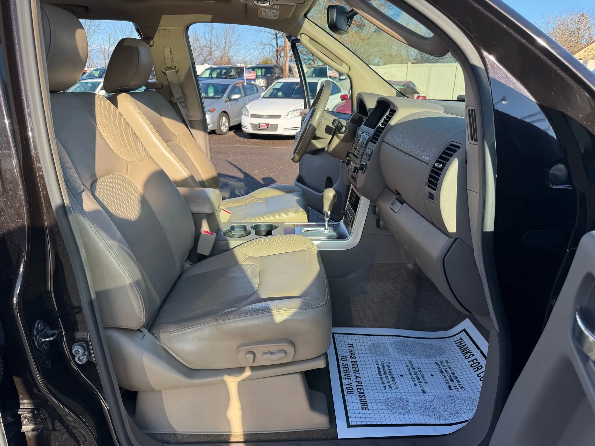 Used 2011 Nissan Pathfinder LE w/ Navigation Pkg image 24