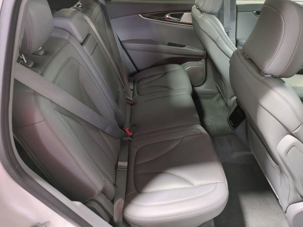 Certified 2022 Lincoln Nautilus Reserve w/ Equipment Group 202A image 31