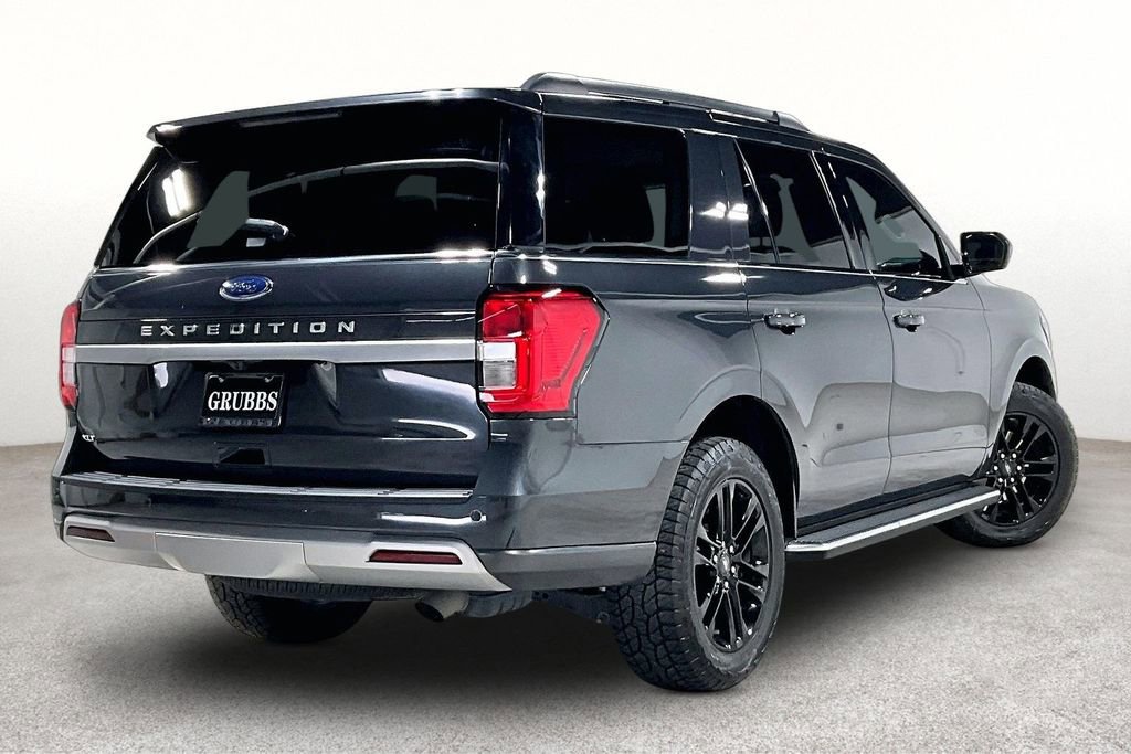 Used 2022 Ford Expedition XLT RWD image 2