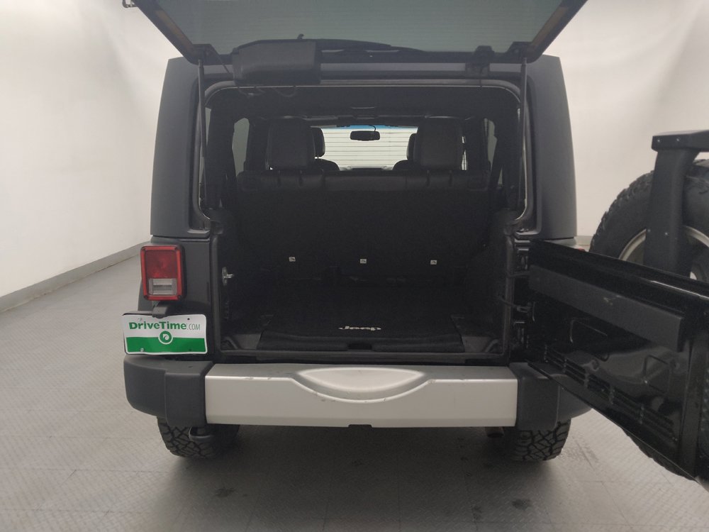 Used 2015 Jeep Wrangler Unlimited Sahara w/ Connectivity Group AWD/4WD image 29
