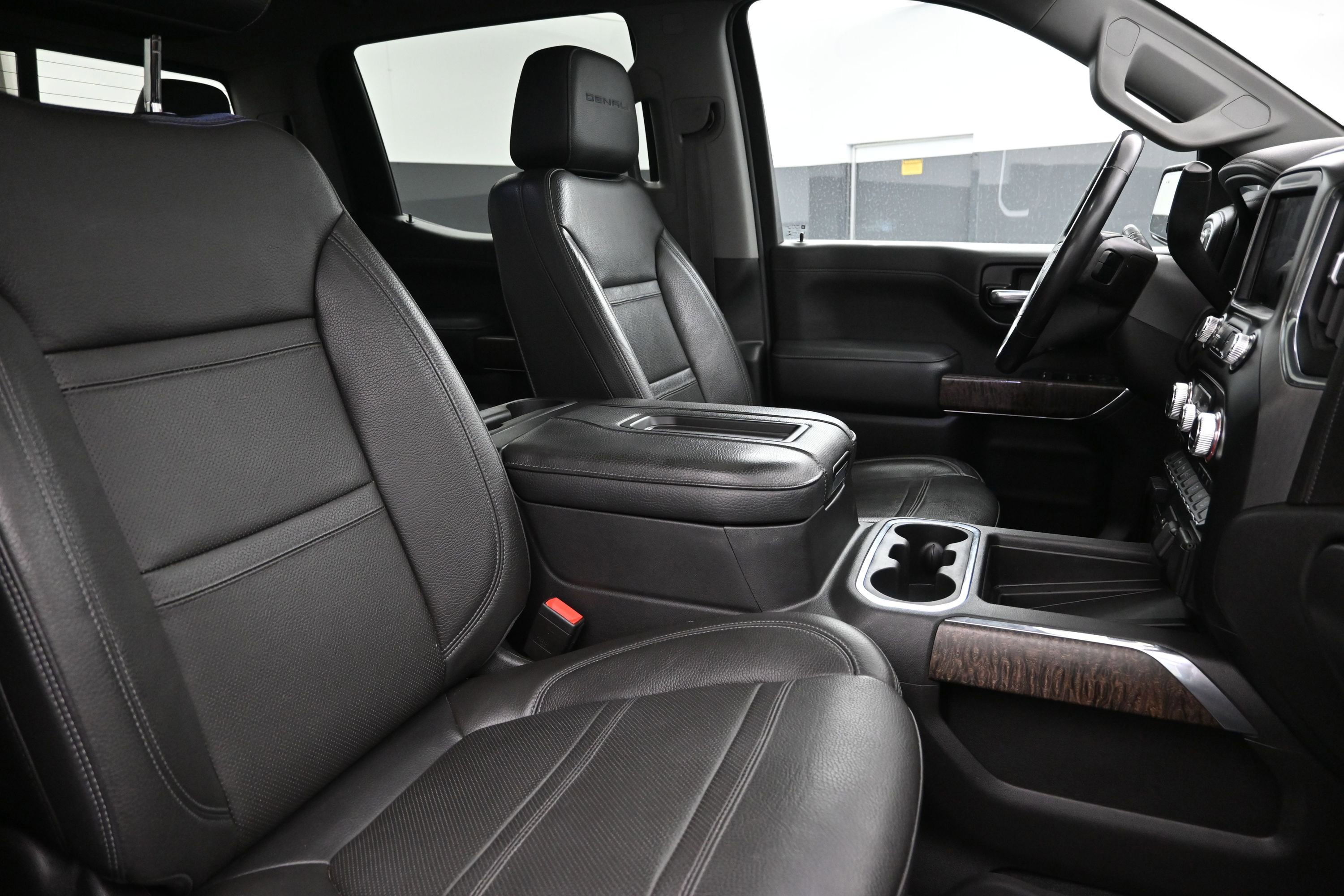 Used 2022 GMC Sierra 1500 Denali w/ Denali Premium Package AWD/4WD image 25