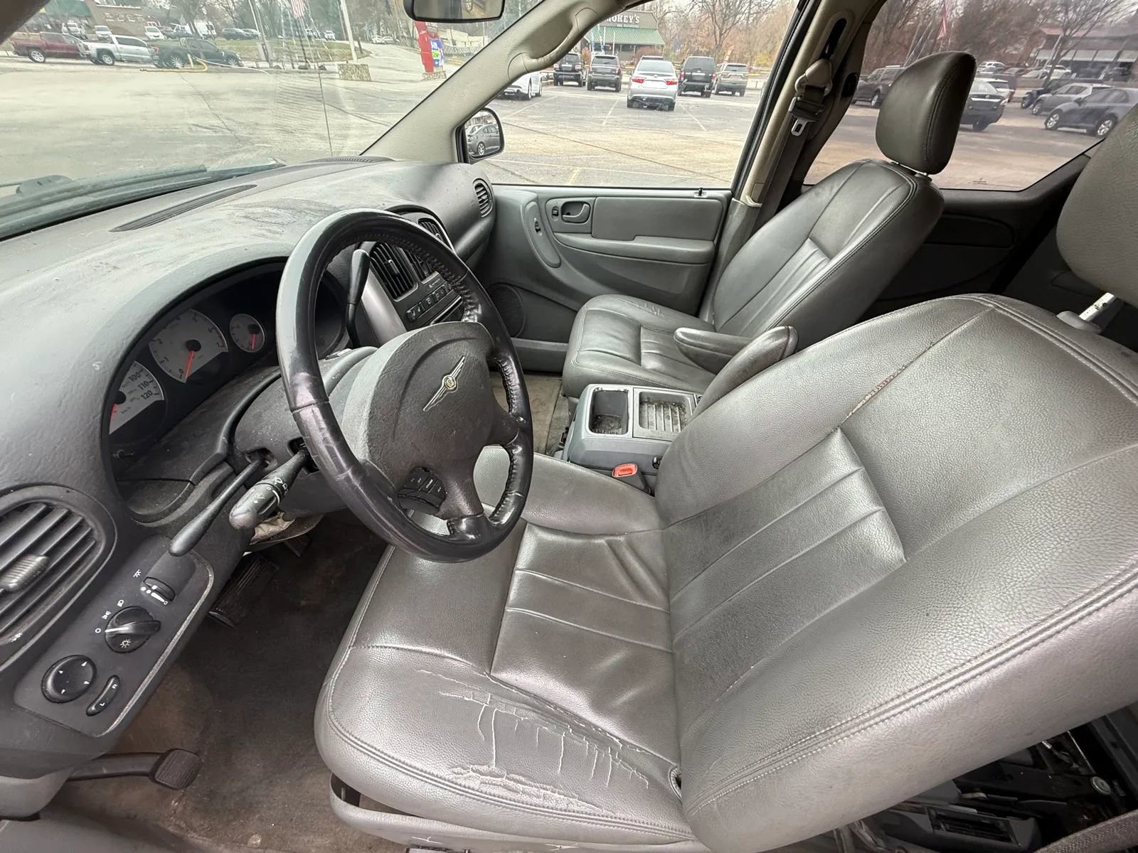 Used 2007 Chrysler Town & Country Touring image 13