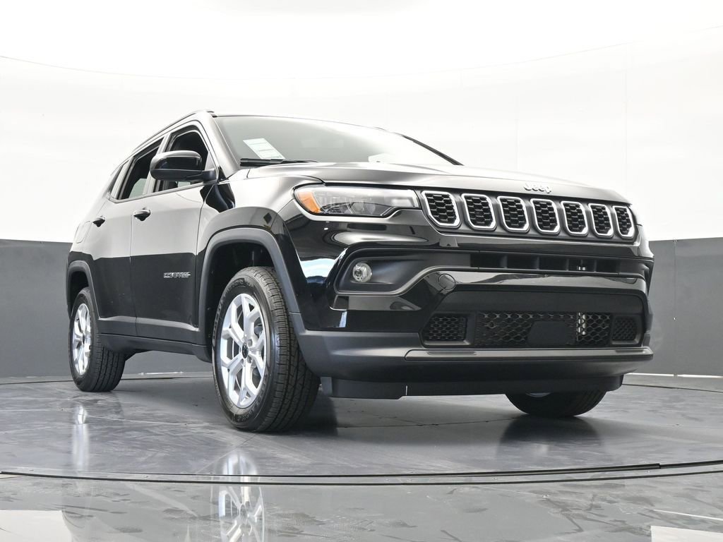 Used 2025 Jeep Compass Latitude image 56