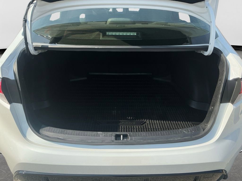 Certified 2025 Toyota Corolla SE image 18