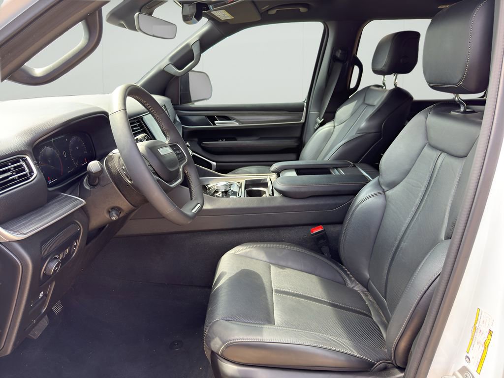 Used 2024 Jeep Wagoneer Series II w/ Flexible Seating Group AWD/4WD image 10