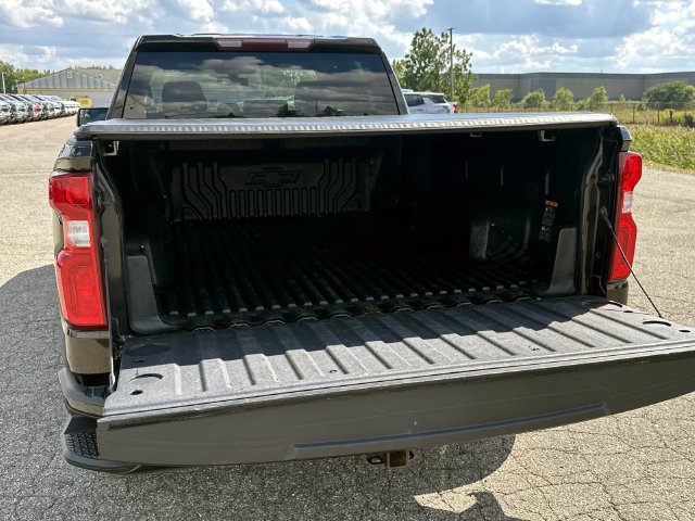 Used 2019 Chevrolet Silverado 1500 Custom w/ Custom Convenience Package AWD/4WD image 12