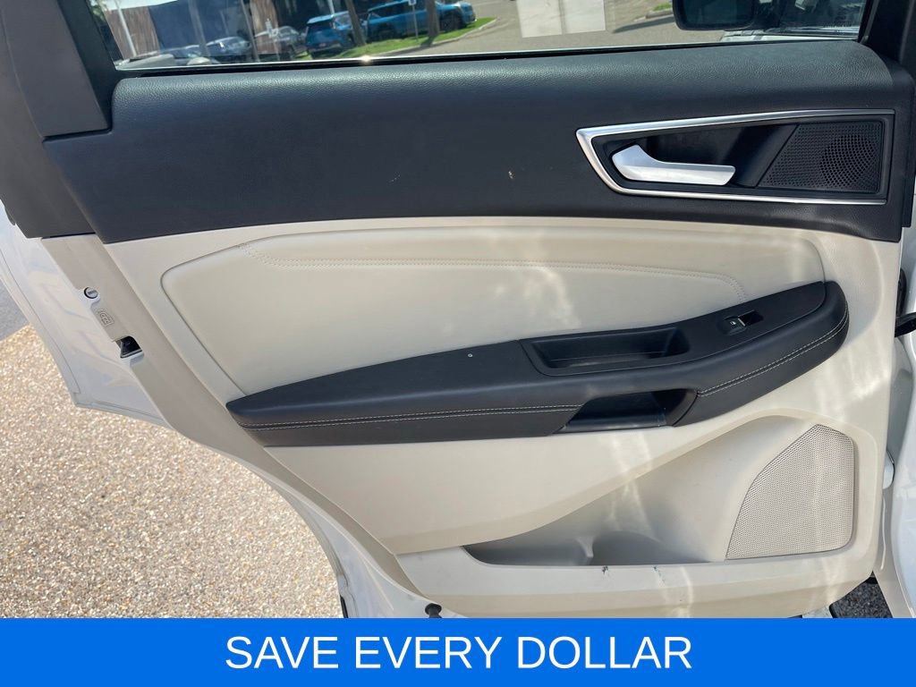 Used 2021 Ford Edge Titanium FWD image 14