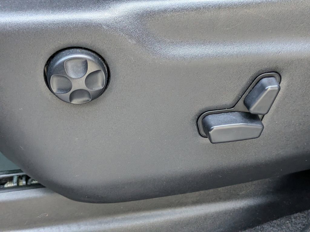 Used 2018 Jeep Grand Cherokee Limited image 21