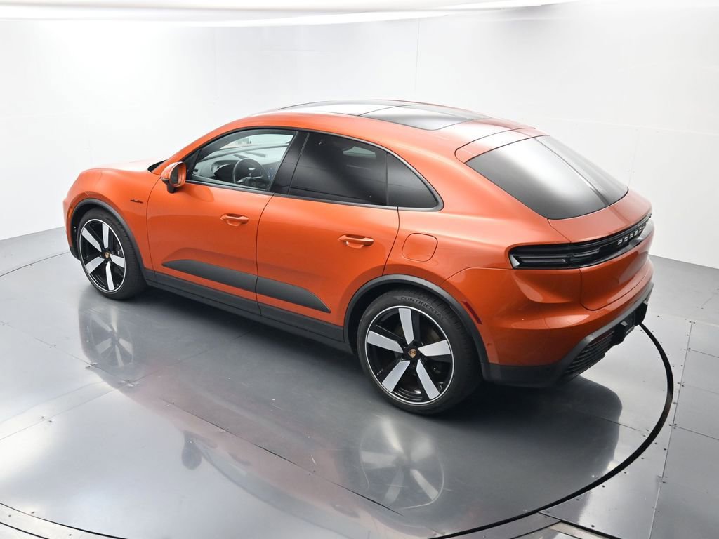 Certified 2025 Porsche Macan Electric image 35