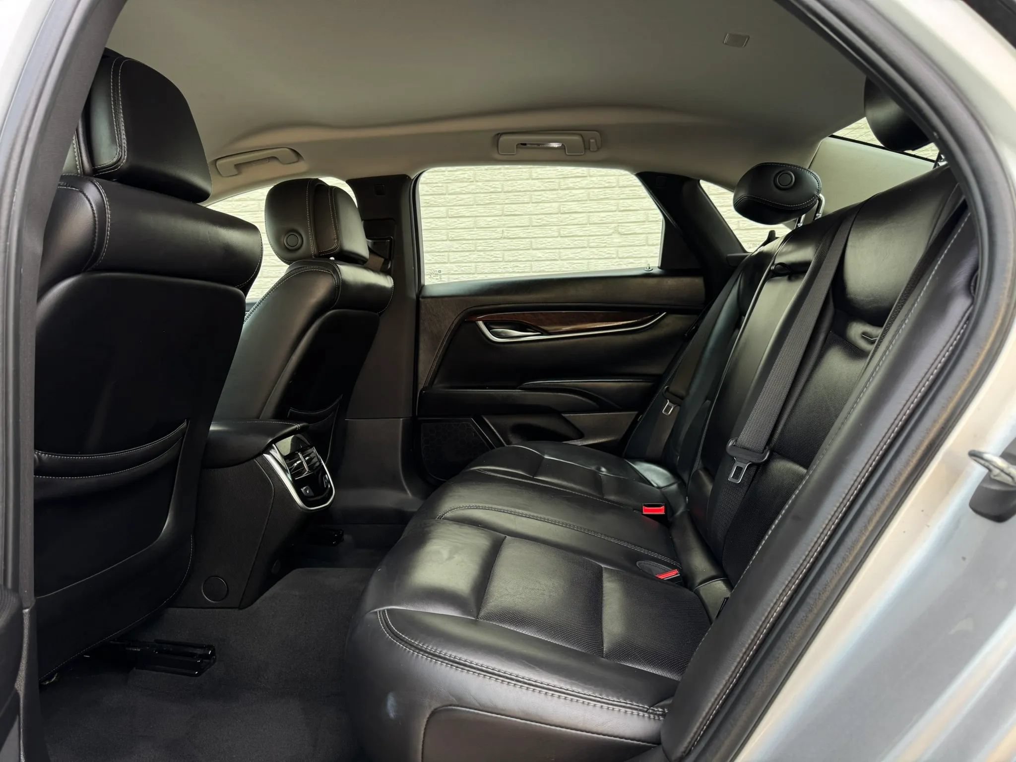 Used 2013 Cadillac XTS Luxury w/ Driver Awareness Package FWD image 18