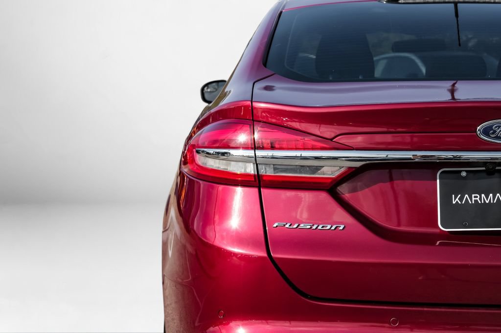 Used 2018 Ford Fusion SE w/ Fusion SE Technology Package FWD image 45