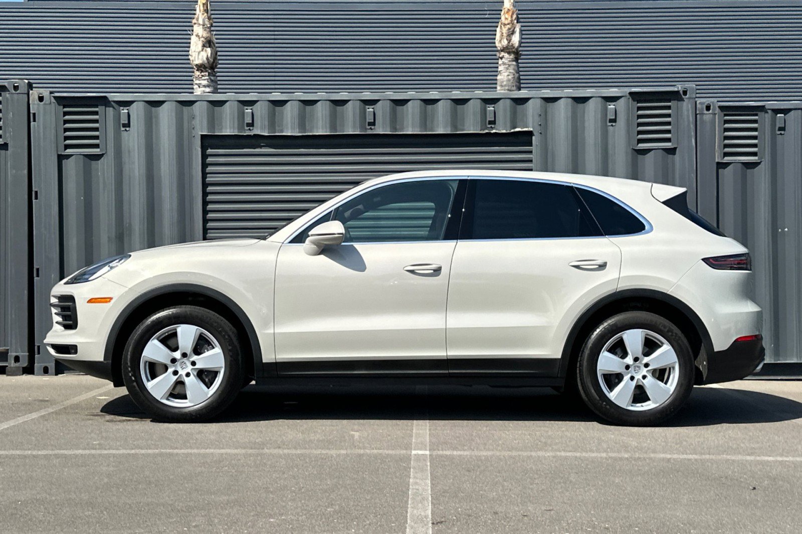 Certified 2023 Porsche Cayenne AWD/4WD image 2