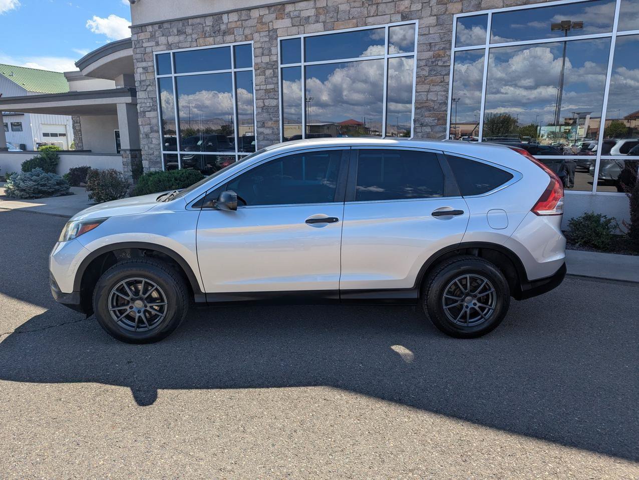 Used 2014 Honda CR-V LX image 2