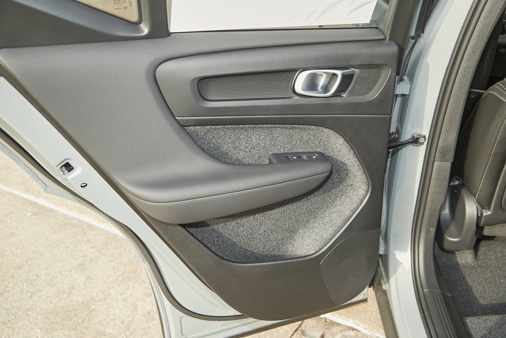 New 2025 Volvo XC40 B5 Plus w/ Climate Package image 16