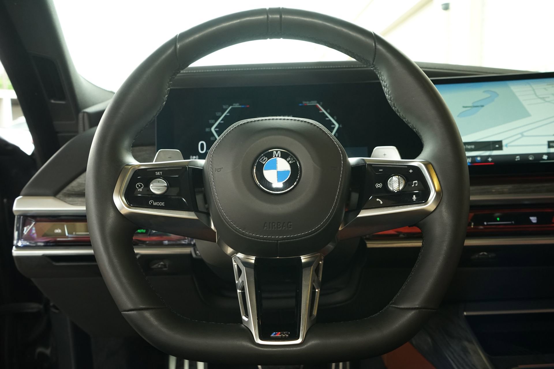 Used 2024 BMW 760i xDrive w/ Executive Package image 12