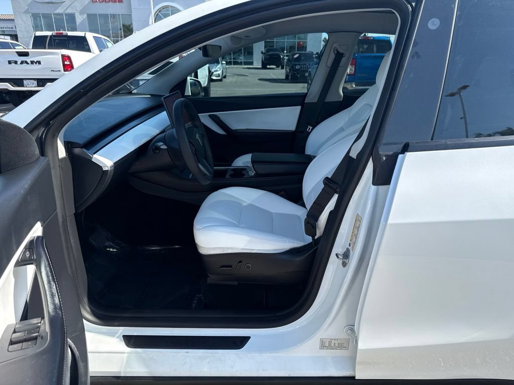 Used 2021 Tesla Model Y Long Range AWD/4WD image 21