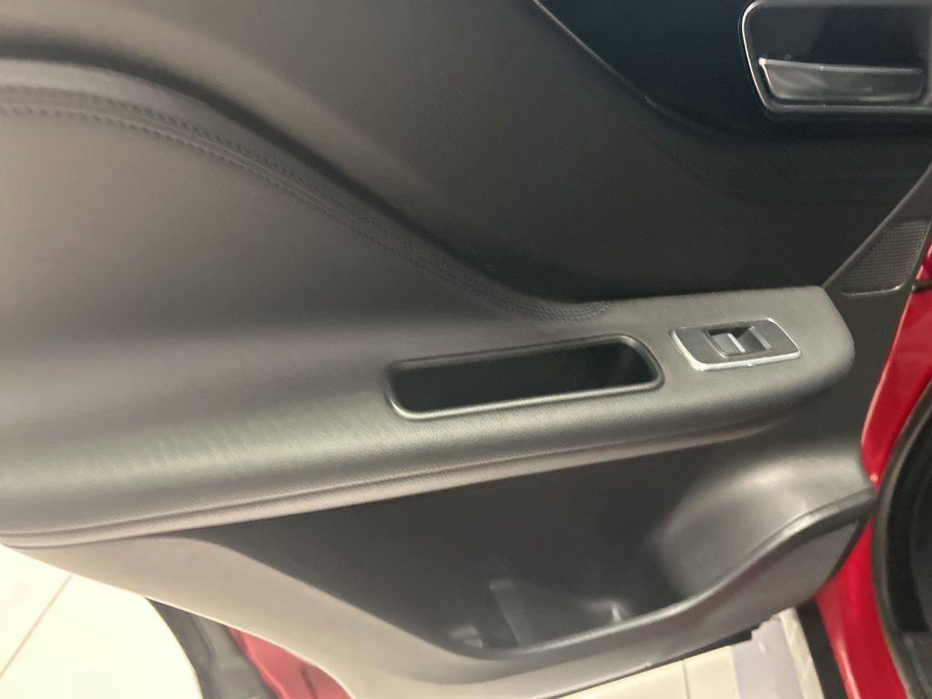 Used 2020 Jaguar F-PACE Premium image 15