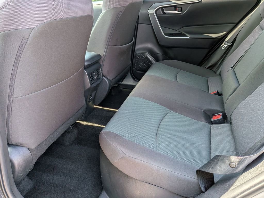 Used 2025 Toyota RAV4 XLE AWD/4WD image 28