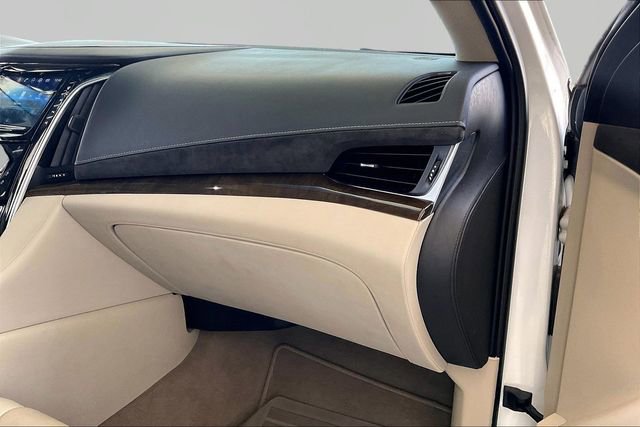 Used 2019 Cadillac Escalade ESV Luxury AWD/4WD image 19