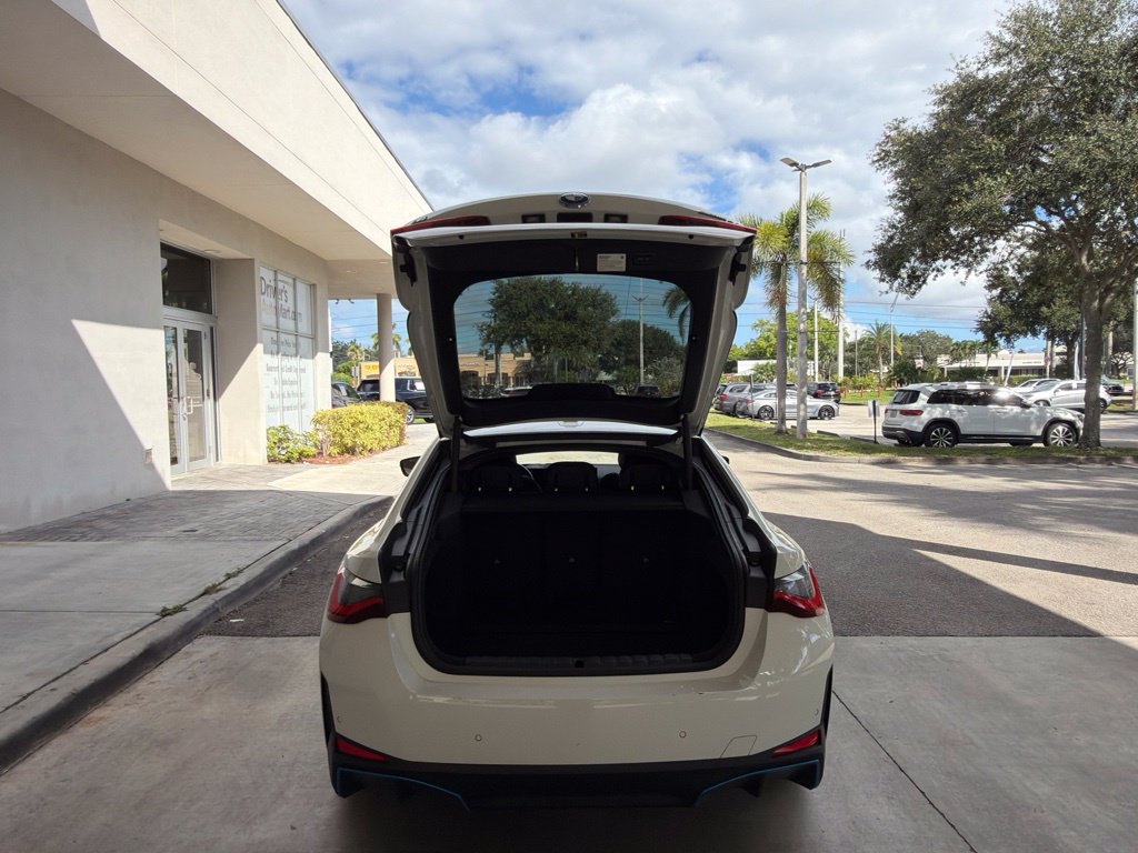 Used 2024 BMW i4 eDrive40 RWD image 32