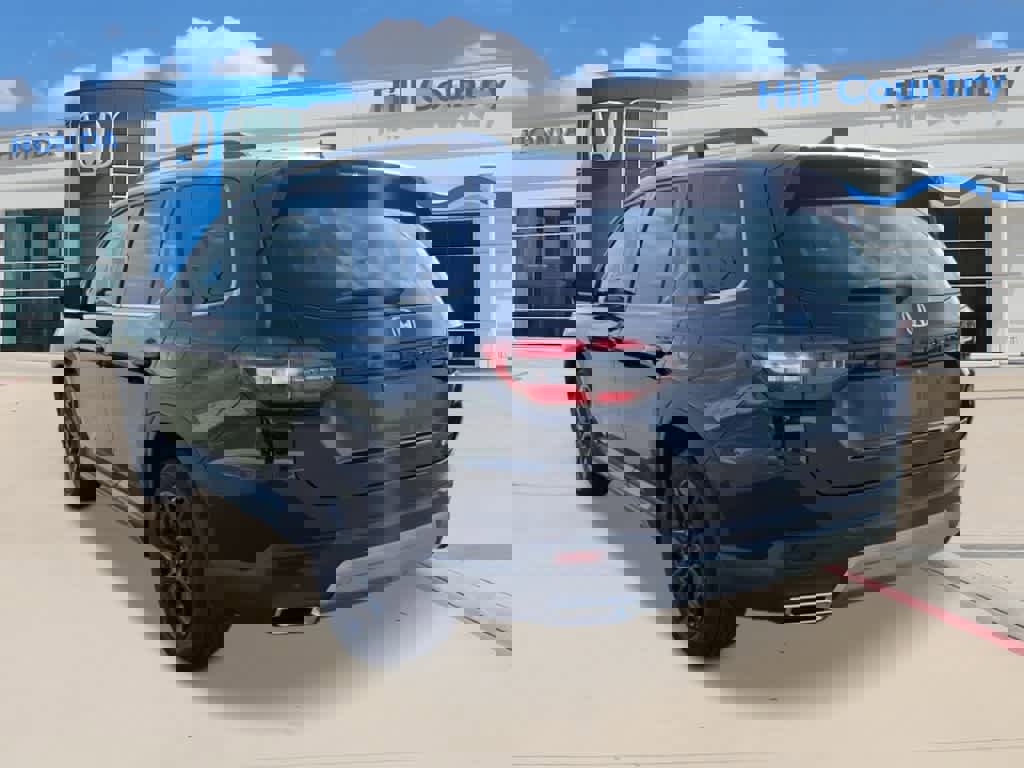 New 2025 Honda Pilot Touring image 2