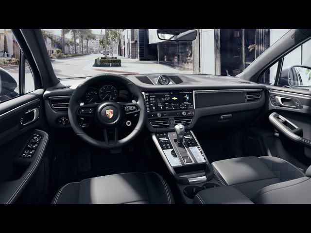Certified 2025 Porsche Macan image 35