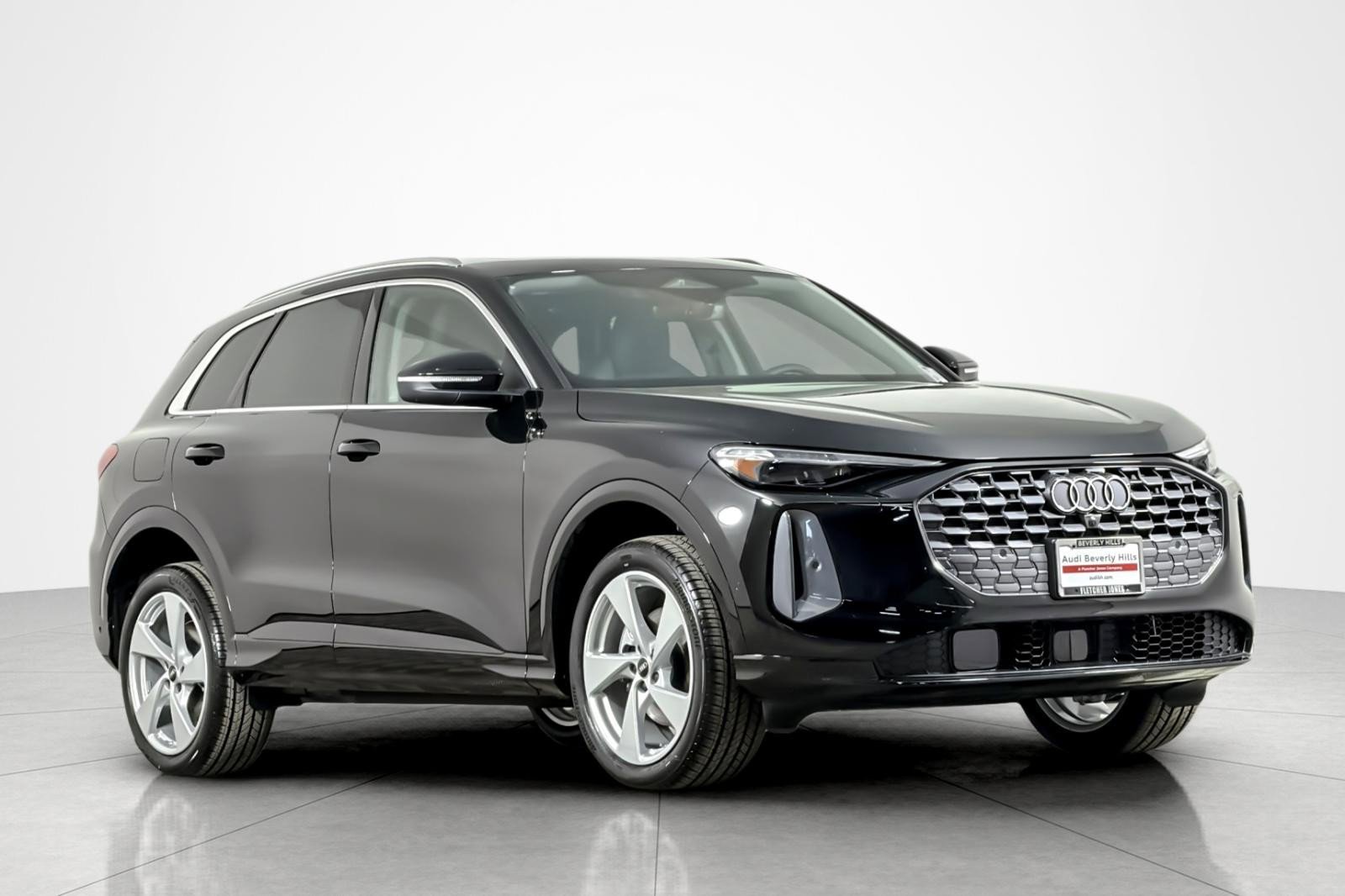 New 2025 Audi Q5 Premium Plus image 2