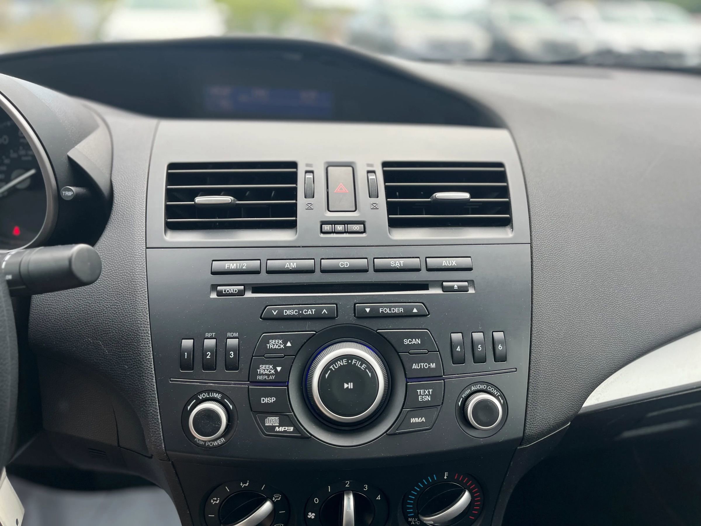 Used 2013 MAZDA MAZDA3 i SV image 20