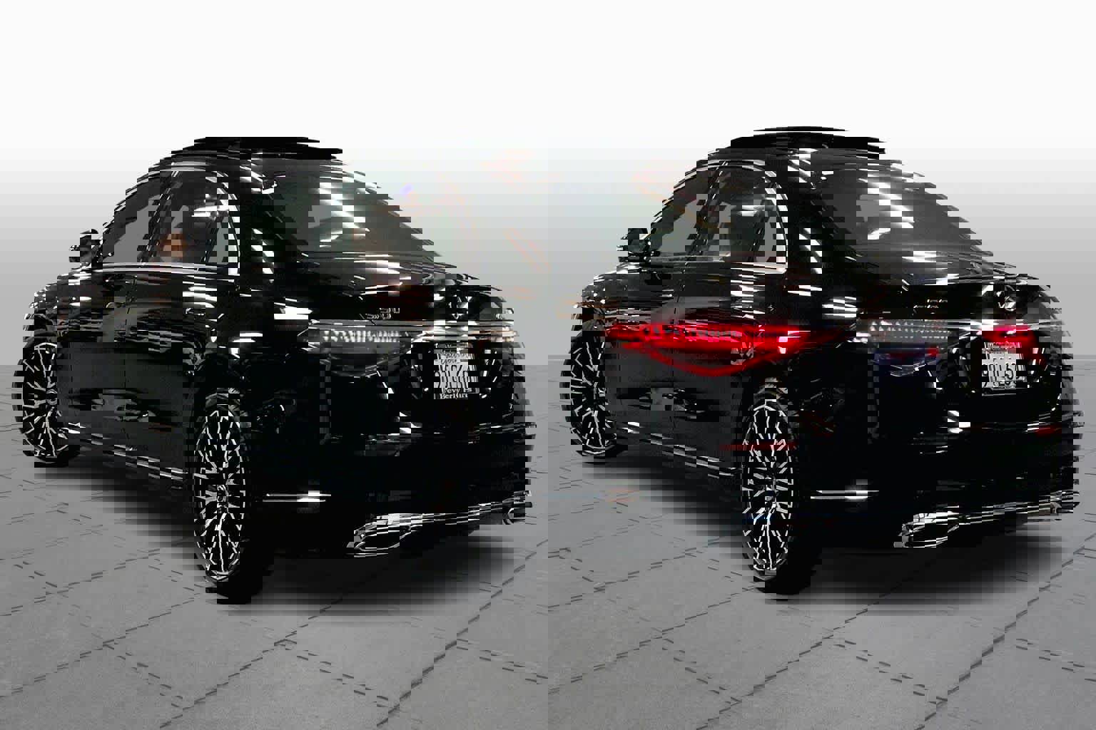 Used 2025 Mercedes-Benz S 500 4MATIC image 11