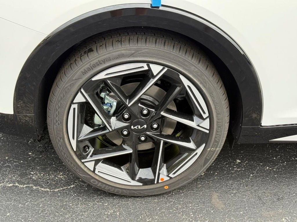 New 2025 Kia K4 GT-Line w/ GT-Line Premium Package image 4