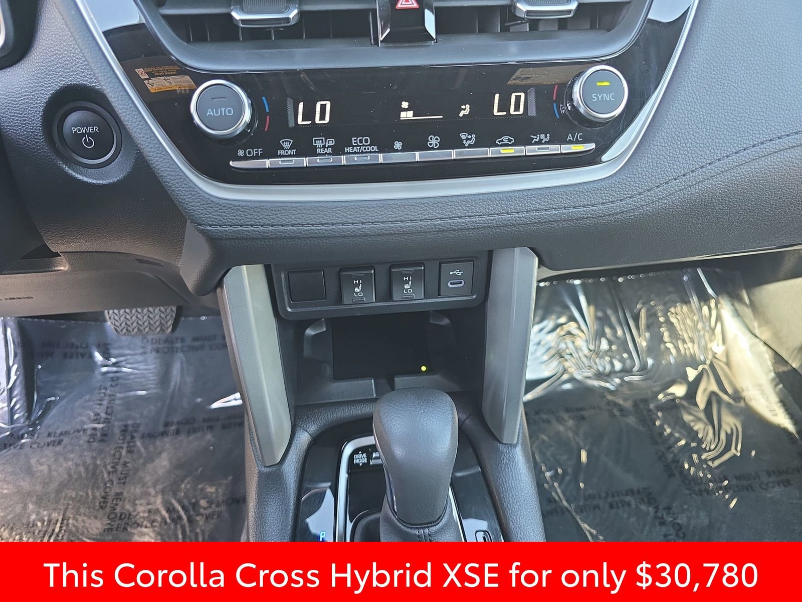 Used 2024 Toyota Corolla Cross XSE w/ Convenience Package image 32
