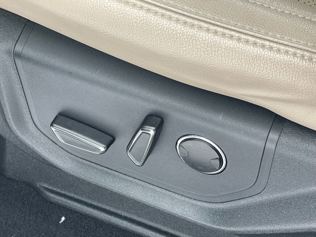 Used 2024 Ford Expedition Max Limited image 9