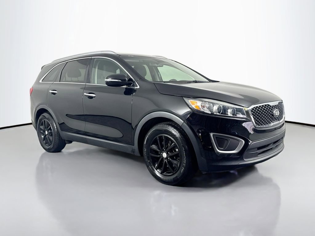 Used 2016 Kia Sorento LX w/ LX Convenience Package image 3