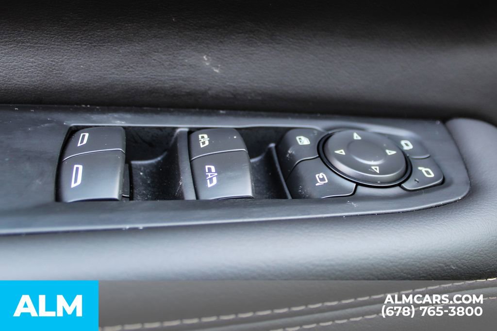 Used 2026 GMC Yukon XL Elevation image 40