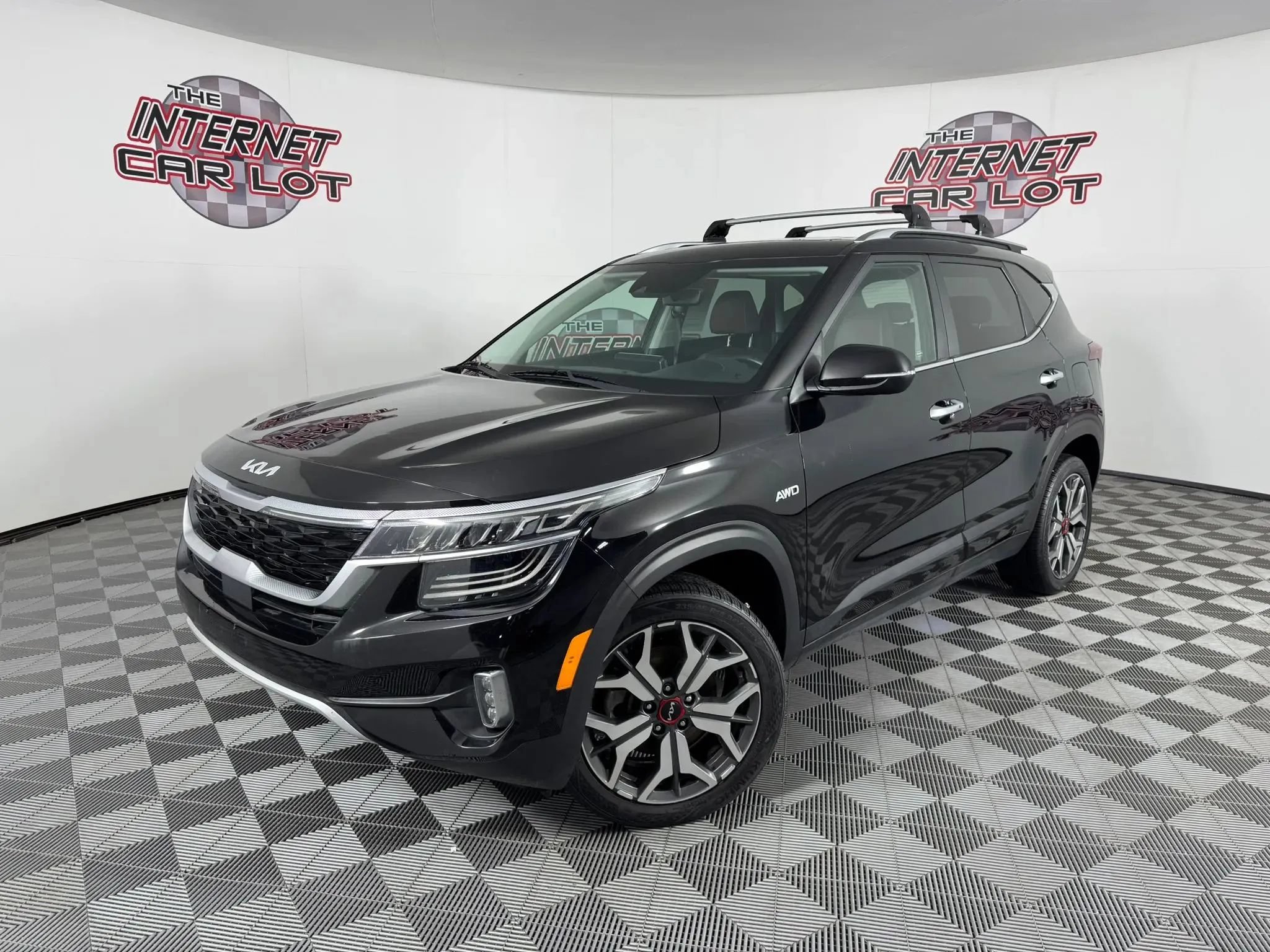 Used 2022 Kia Seltos SX w/ Sunroof Package AWD/4WD image 1