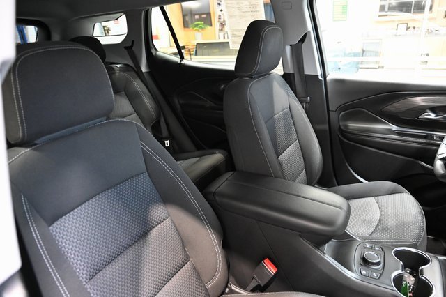 Used 2023 GMC Terrain SLE w/ Driver Convenience Package image 8