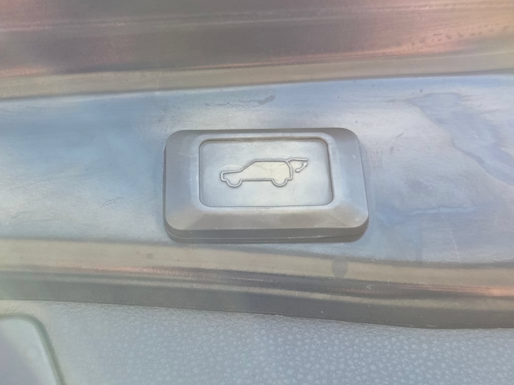 Used 2020 Toyota RAV4 XLE w/ Convenience Package AWD/4WD image 26