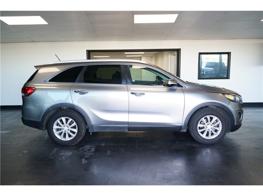 Used 2017 Kia Sorento LX FWD image 8